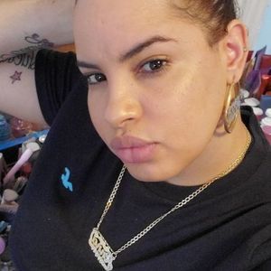 Meet your Posher, Ainara